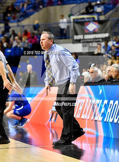 Thumbnail 2 in Conway vs North Little Rock (AAA 7A Final) photogallery.