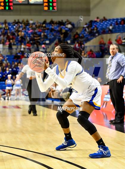 Thumbnail 1 in Conway vs North Little Rock (AAA 7A Final) photogallery.