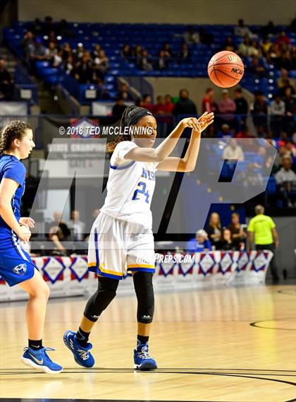 Thumbnail 3 in Conway vs North Little Rock (AAA 7A Final) photogallery.