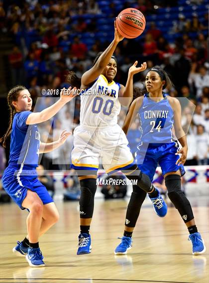 Thumbnail 3 in Conway vs North Little Rock (AAA 7A Final) photogallery.