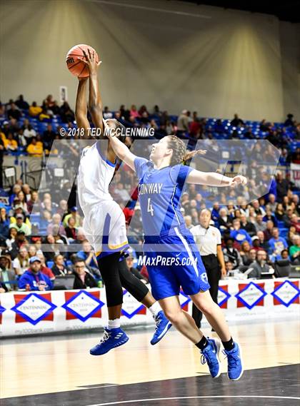 Thumbnail 1 in Conway vs North Little Rock (AAA 7A Final) photogallery.