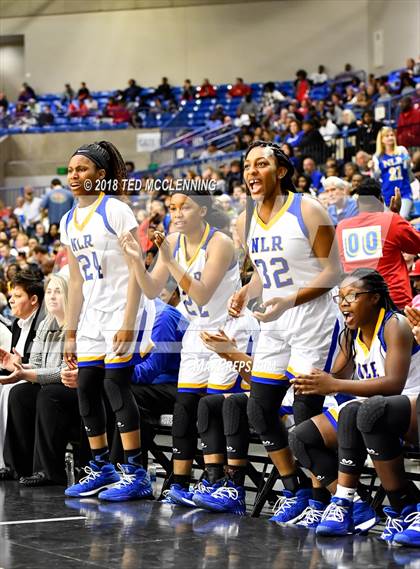 Thumbnail 3 in Conway vs North Little Rock (AAA 7A Final) photogallery.