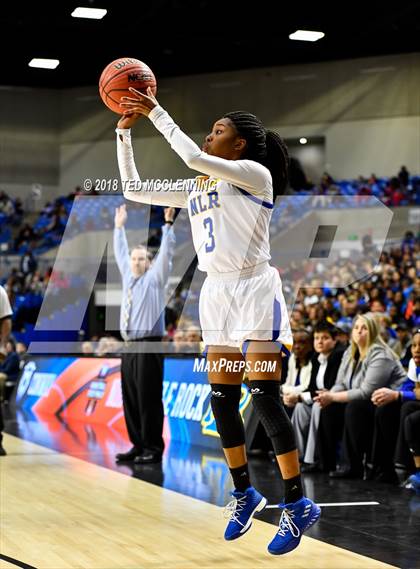Thumbnail 2 in Conway vs North Little Rock (AAA 7A Final) photogallery.