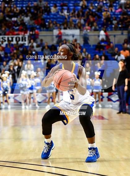 Thumbnail 1 in Conway vs North Little Rock (AAA 7A Final) photogallery.