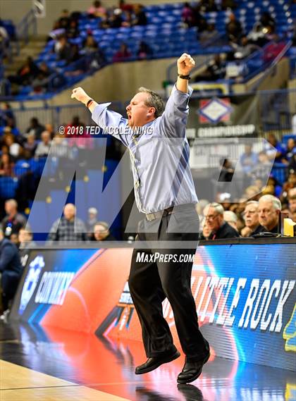Thumbnail 3 in Conway vs North Little Rock (AAA 7A Final) photogallery.