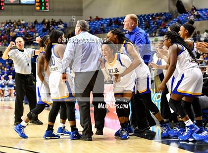 Thumbnail 1 in Conway vs North Little Rock (AAA 7A Final) photogallery.