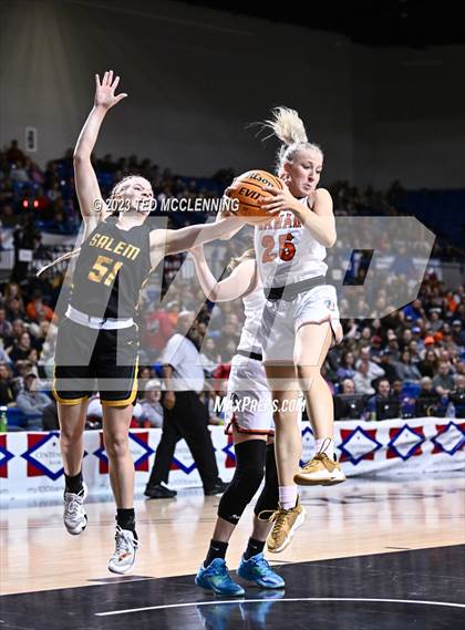 Thumbnail 3 in Lamar vs. Salem (AAA 3A State Final) photogallery.