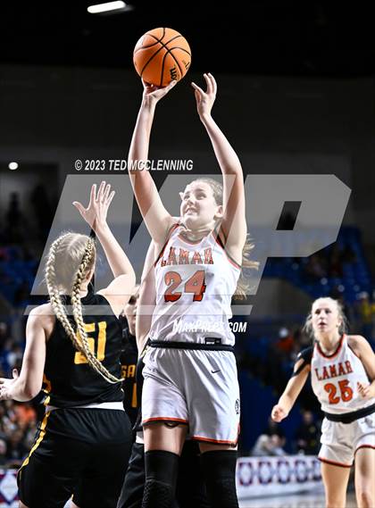 Thumbnail 2 in Lamar vs. Salem (AAA 3A State Final) photogallery.