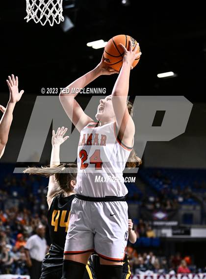 Thumbnail 2 in Lamar vs. Salem (AAA 3A State Final) photogallery.