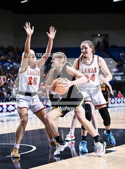 Thumbnail 1 in Lamar vs. Salem (AAA 3A State Final) photogallery.