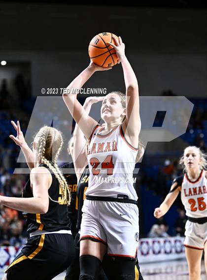 Thumbnail 1 in Lamar vs. Salem (AAA 3A State Final) photogallery.