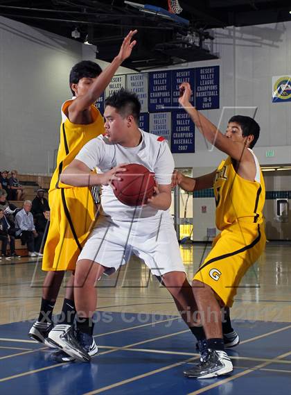 Thumbnail 1 in Godinez vs Bell Jeff (MaxPreps Holiday Classic) photogallery.