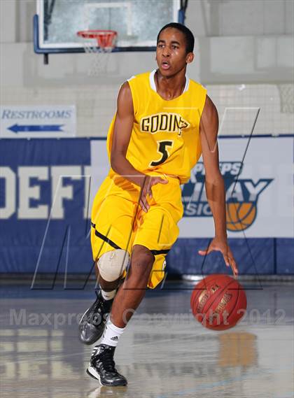 Thumbnail 2 in Godinez vs Bell Jeff (MaxPreps Holiday Classic) photogallery.