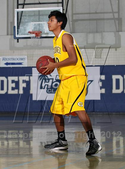 Thumbnail 3 in Godinez vs Bell Jeff (MaxPreps Holiday Classic) photogallery.