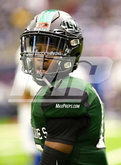 Thumbnail 1 in King vs Fort Bend Hightower (UIL Football 6A D2 Regional) photogallery.