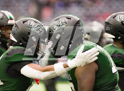 Thumbnail 3 in King vs Fort Bend Hightower (UIL Football 6A D2 Regional) photogallery.