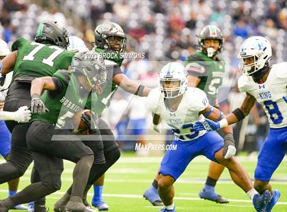 Thumbnail 2 in King vs Fort Bend Hightower (UIL Football 6A D2 Regional) photogallery.