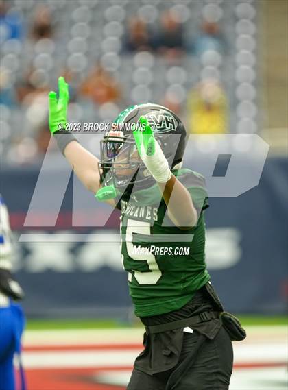 Thumbnail 3 in King vs Fort Bend Hightower (UIL Football 6A D2 Regional) photogallery.