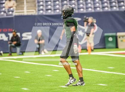 Thumbnail 3 in King vs Fort Bend Hightower (UIL Football 6A D2 Regional) photogallery.