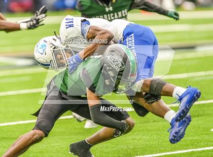 Thumbnail 3 in King vs Fort Bend Hightower (UIL Football 6A D2 Regional) photogallery.