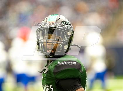 Thumbnail 3 in King vs Fort Bend Hightower (UIL Football 6A D2 Regional) photogallery.