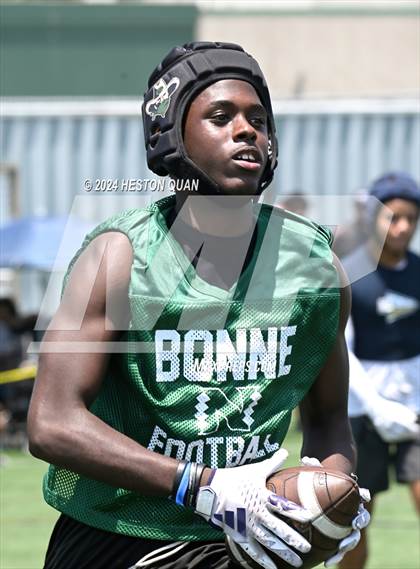 Thumbnail 2 in St. John Bosco vs. Narbonne (Battle At The Beach) photogallery.