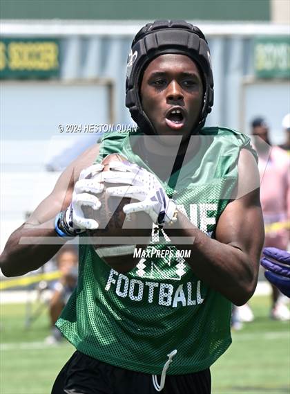 Thumbnail 2 in St. John Bosco vs. Narbonne (Battle At The Beach) photogallery.