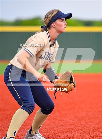 Thumbnail 1 in Lake Creek vs Shoemaker (UIL 5A Reg III Bi-District Playoff) photogallery.