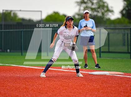 Thumbnail 3 in Lake Creek vs Shoemaker (UIL 5A Reg III Bi-District Playoff) photogallery.