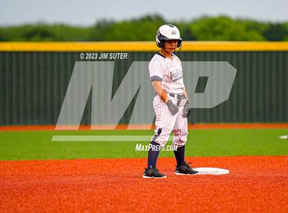 Thumbnail 3 in Lake Creek vs Shoemaker (UIL 5A Reg III Bi-District Playoff) photogallery.