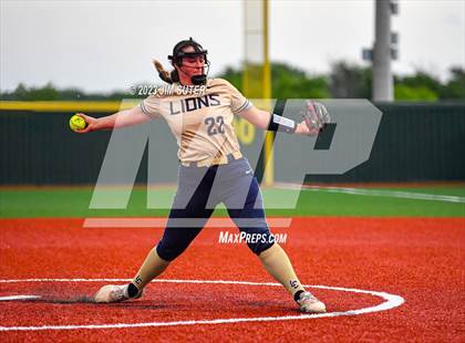 Thumbnail 2 in Lake Creek vs Shoemaker (UIL 5A Reg III Bi-District Playoff) photogallery.