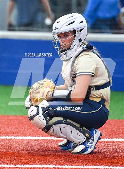 Thumbnail 1 in Lake Creek vs Shoemaker (UIL 5A Reg III Bi-District Playoff) photogallery.