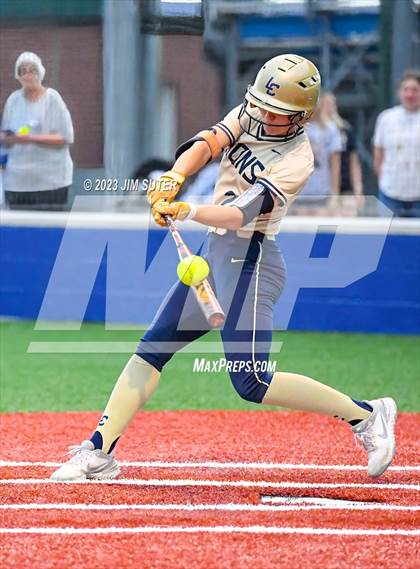 Thumbnail 2 in Lake Creek vs Shoemaker (UIL 5A Reg III Bi-District Playoff) photogallery.