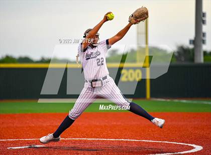 Thumbnail 3 in Lake Creek vs Shoemaker (UIL 5A Reg III Bi-District Playoff) photogallery.