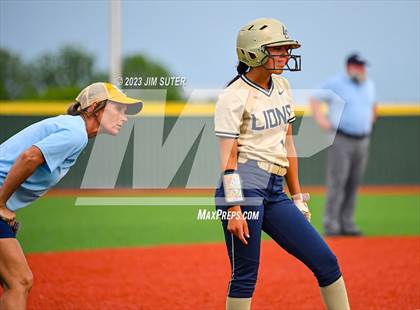 Thumbnail 1 in Lake Creek vs Shoemaker (UIL 5A Reg III Bi-District Playoff) photogallery.
