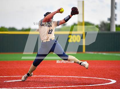 Thumbnail 3 in Lake Creek vs Shoemaker (UIL 5A Reg III Bi-District Playoff) photogallery.