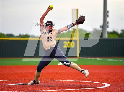 Thumbnail 1 in Lake Creek vs Shoemaker (UIL 5A Reg III Bi-District Playoff) photogallery.