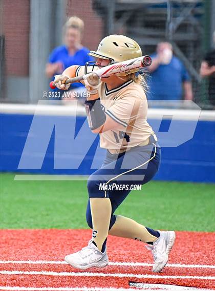 Thumbnail 3 in Lake Creek vs Shoemaker (UIL 5A Reg III Bi-District Playoff) photogallery.