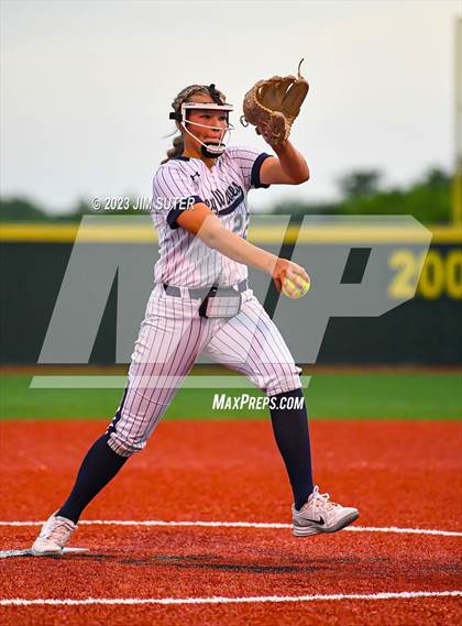 Thumbnail 2 in Lake Creek vs Shoemaker (UIL 5A Reg III Bi-District Playoff) photogallery.