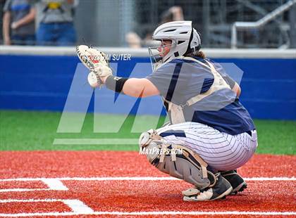 Thumbnail 3 in Lake Creek vs Shoemaker (UIL 5A Reg III Bi-District Playoff) photogallery.