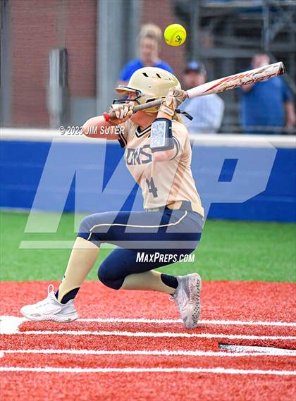 Thumbnail 1 in Lake Creek vs Shoemaker (UIL 5A Reg III Bi-District Playoff) photogallery.