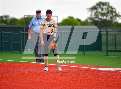 Thumbnail 3 in Lake Creek vs Shoemaker (UIL 5A Reg III Bi-District Playoff) photogallery.