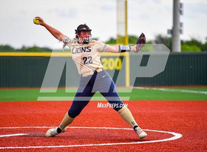 Thumbnail 1 in Lake Creek vs Shoemaker (UIL 5A Reg III Bi-District Playoff) photogallery.