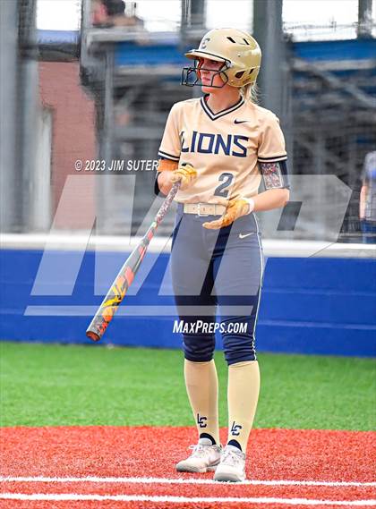 Thumbnail 3 in Lake Creek vs Shoemaker (UIL 5A Reg III Bi-District Playoff) photogallery.