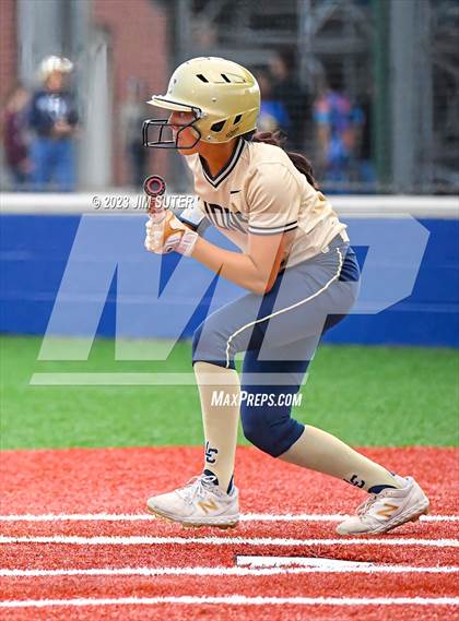 Thumbnail 2 in Lake Creek vs Shoemaker (UIL 5A Reg III Bi-District Playoff) photogallery.