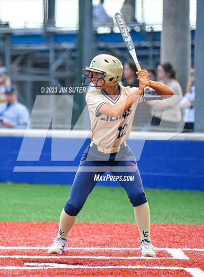 Thumbnail 2 in Lake Creek vs Shoemaker (UIL 5A Reg III Bi-District Playoff) photogallery.