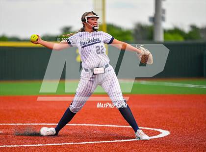 Thumbnail 3 in Lake Creek vs Shoemaker (UIL 5A Reg III Bi-District Playoff) photogallery.