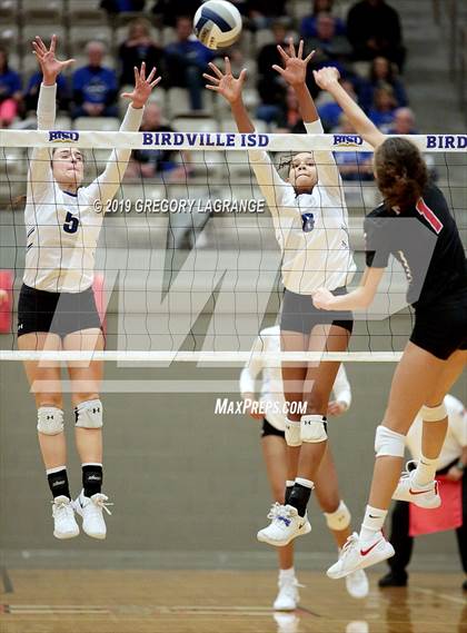 Thumbnail 3 in Martin vs Guyer [John H.] (UIL 6A Regional Semifinal) photogallery.