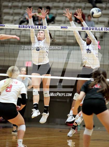 Thumbnail 1 in Martin vs Guyer [John H.] (UIL 6A Regional Semifinal) photogallery.