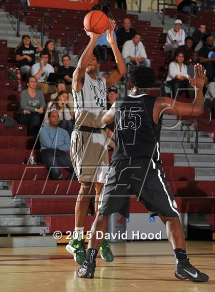 Thumbnail 3 in St. Petersburg vs. Bentonville (MaxPreps Holiday Classic) photogallery.